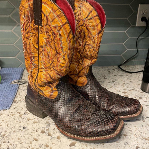 Men's 12D Ariat Boots - Picture 1 of 10